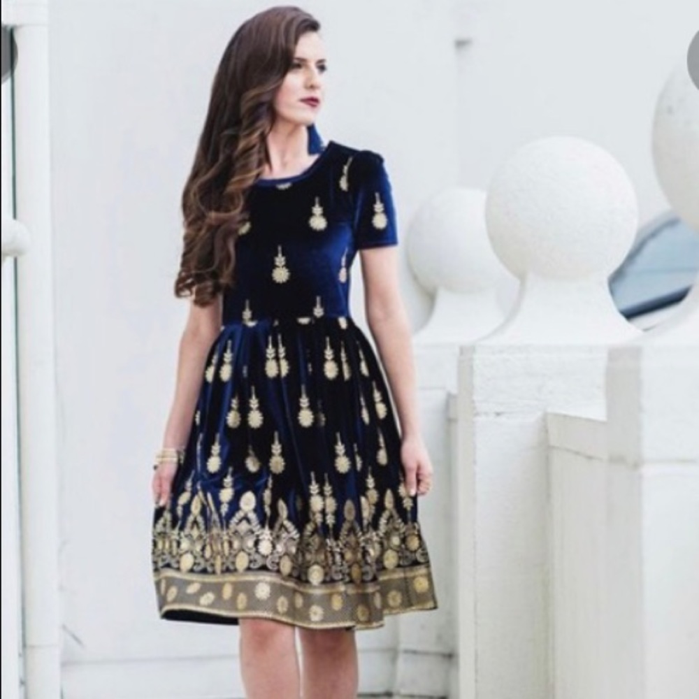 Black velvet Lularoe Amelia dress 🌟